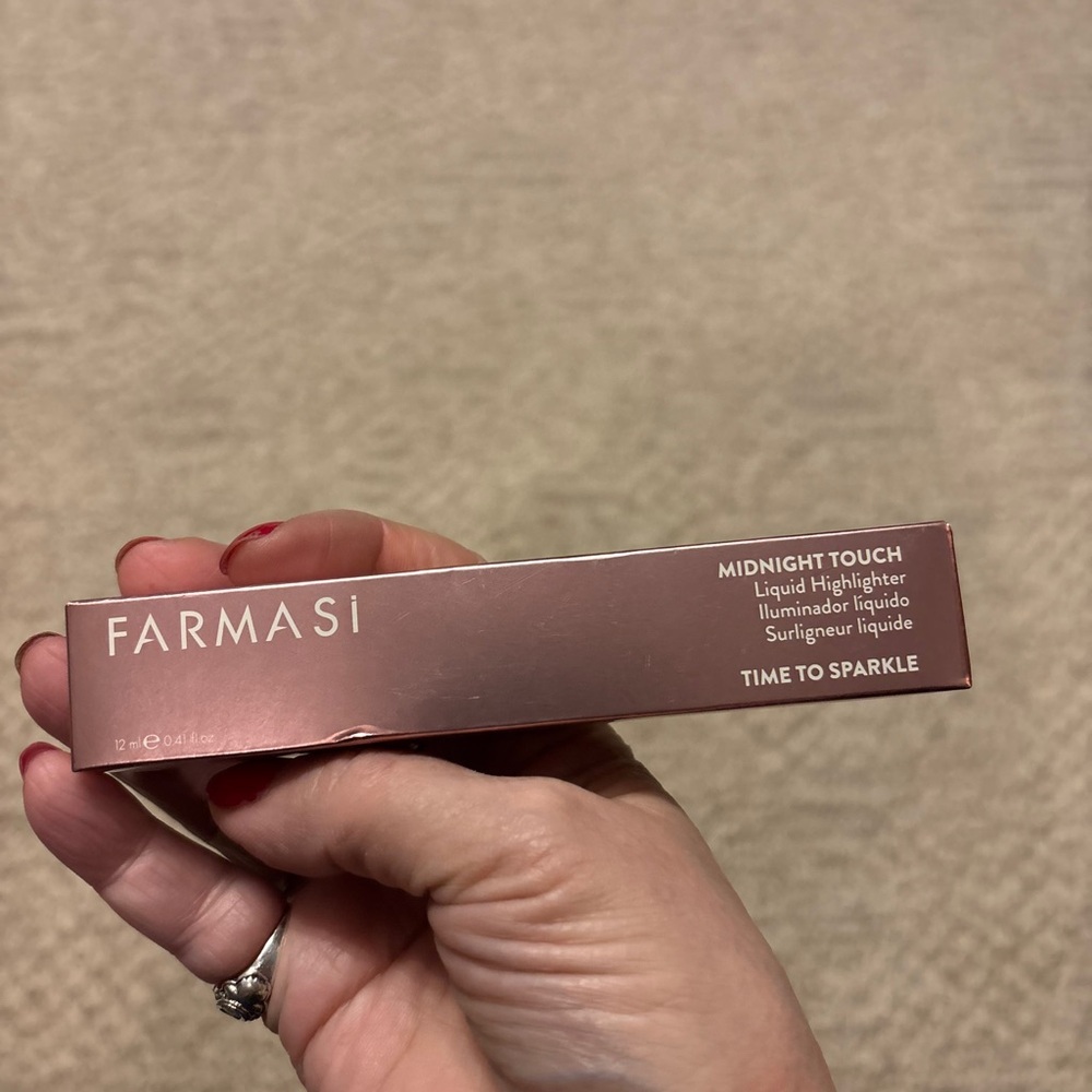 NIB  Highlighter 
Farmasi Midnight Touch Liquid Highlighter